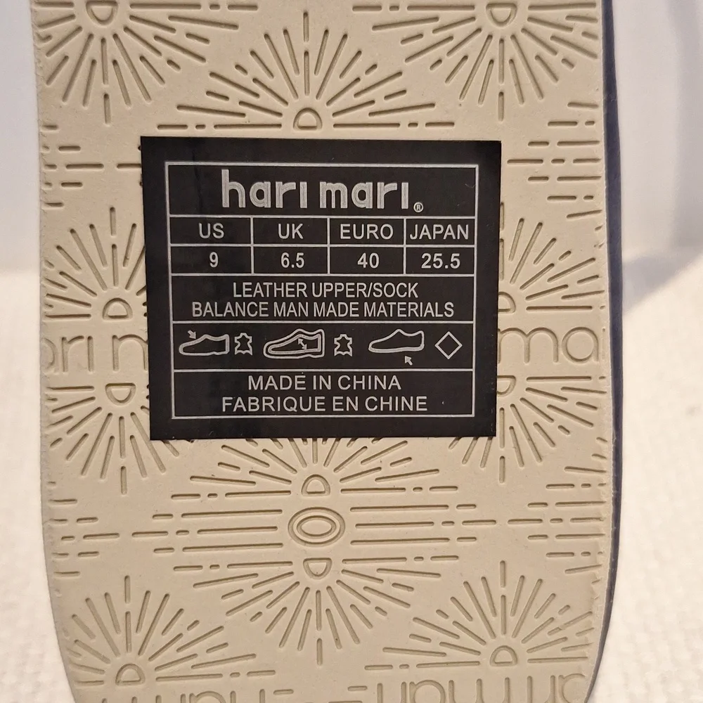 Hari Mari Blue Flip Flops Size 9